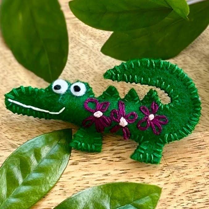 Brooch - hand stitched - crocodile