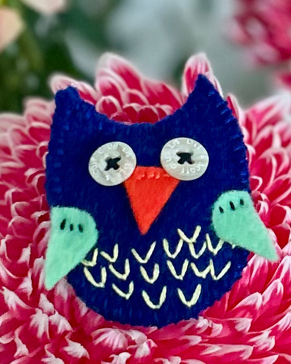 Brooch - hand stitched - owl