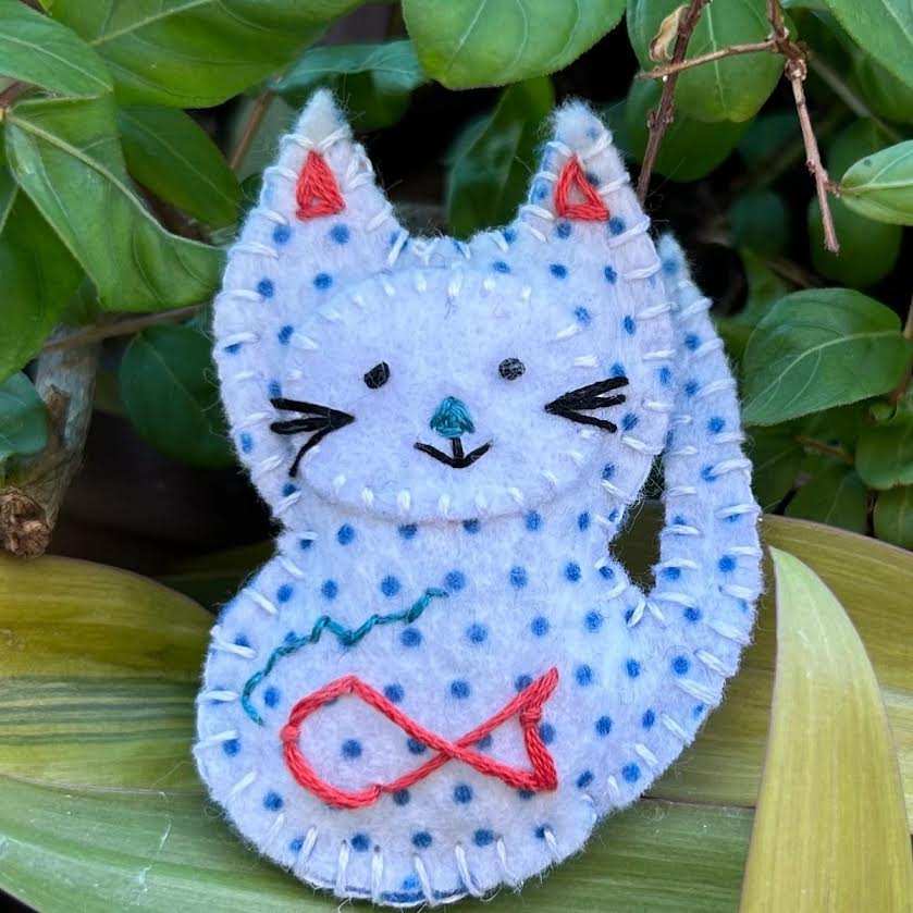 Brooch - hand stitched - cat