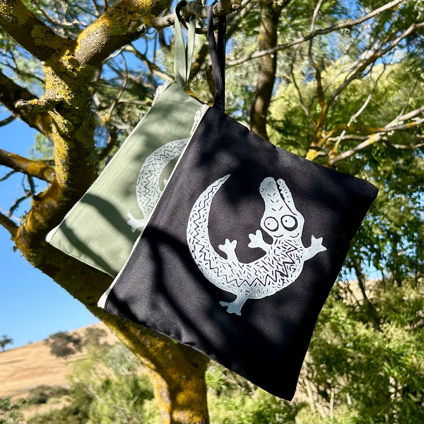 Wet bag small - hand printed - crocodile