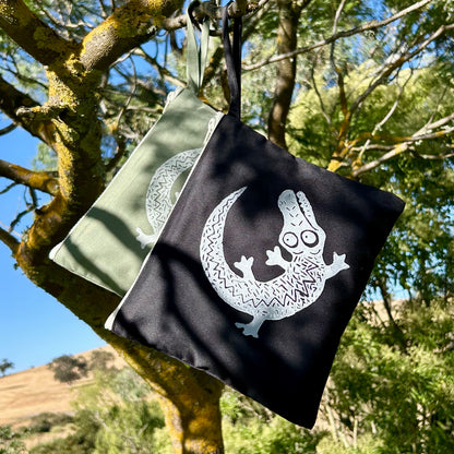 Wet bag small - hand printed - crocodile