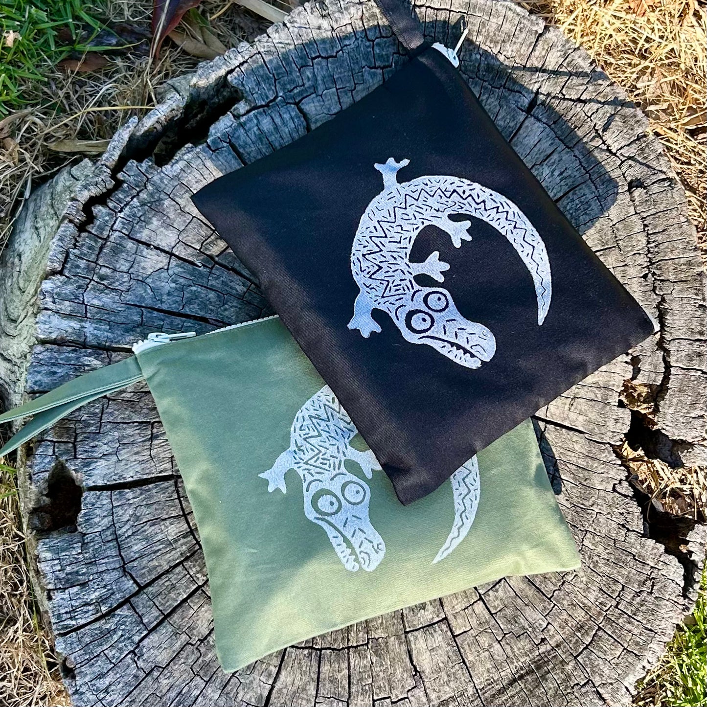 Wet bag small - hand printed - crocodile