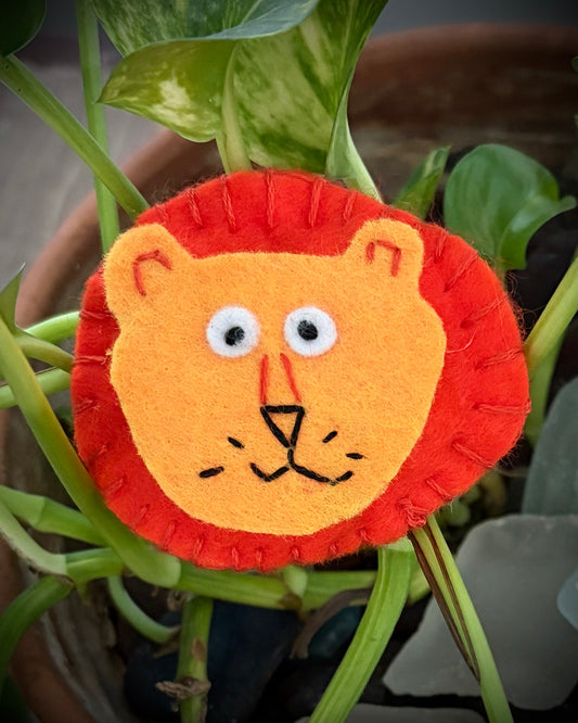 Brooch - hand stitched - lion