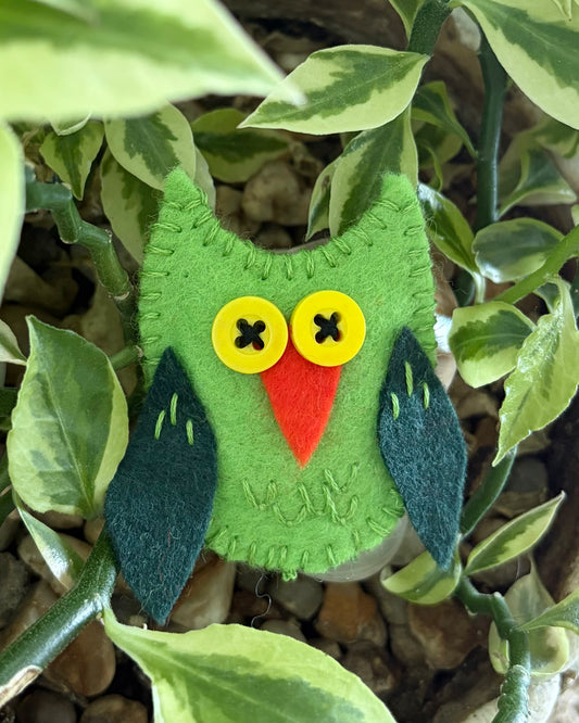 Brooch - hand stitched - owl