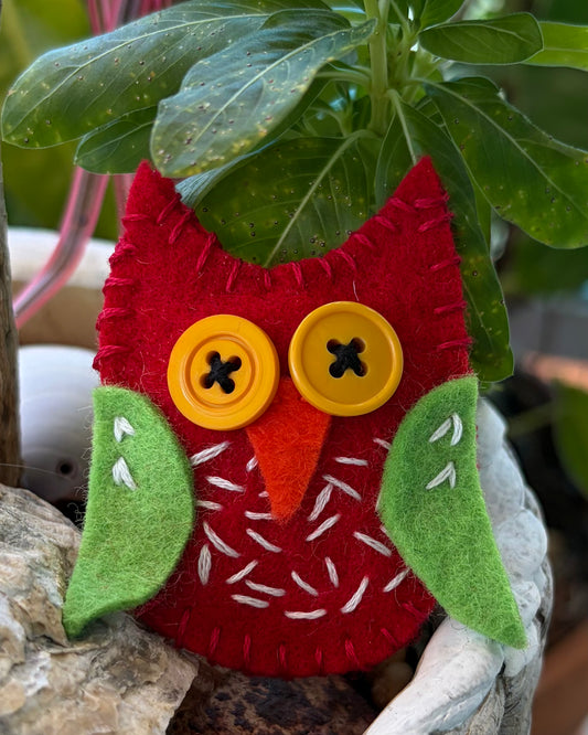 Brooch - hand stitched - owl