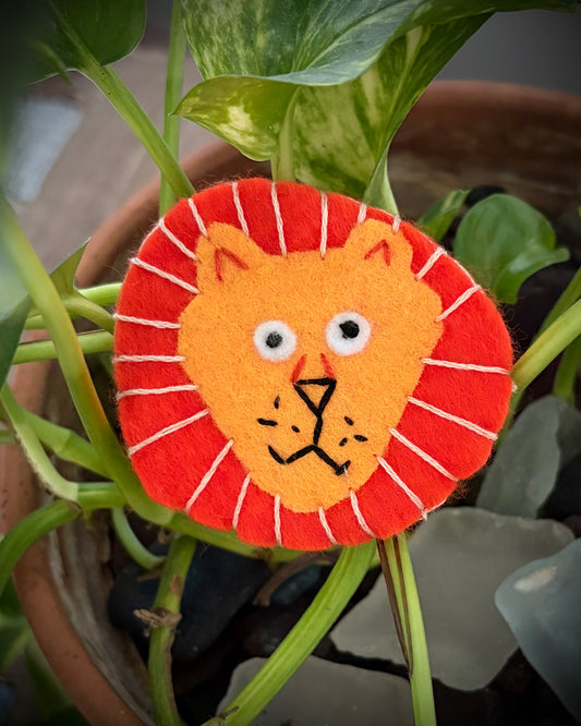 Brooch - hand stitched - lion